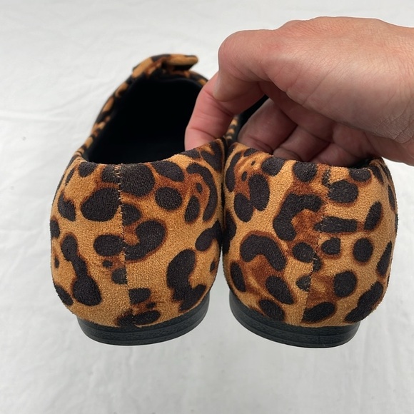 NWOB. MU MUSSHOE 8.5 Cushioned Point Toe Comfort Flats. - Picture 8 of 11